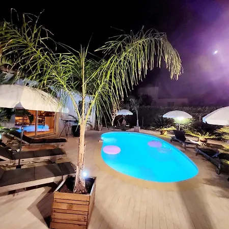 Avec Piscine Et Mini-golf Villa *