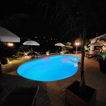 Avec Piscine Et Mini-golf *