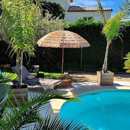 Avec Piscine Et Mini-golf Βίλα